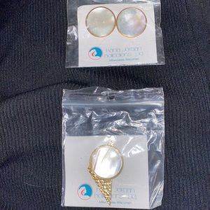 NWT Vintage Karla Jordan Kollections Mother of Pearl Pin and Earrings